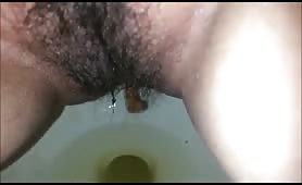 hairy latina shitting and peeing