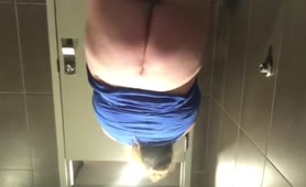 Spying on bbw babe shitting