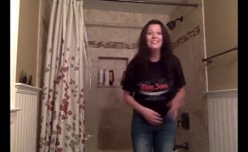 Peeing in teh shower