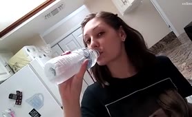 Teen babe pees two times