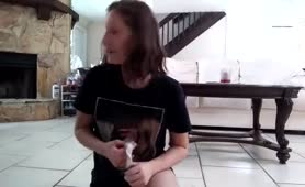 Teen babe pees two times