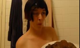 Dark haired babe pooping