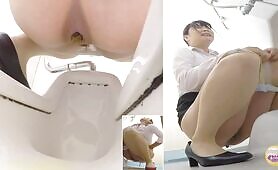 Jap office babe teasing and pooping 