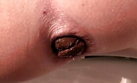 Big tasty poop from sexy babe 