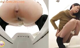 Hot constipated poop from young Japanese babe