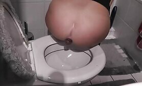 Wife pooping in the toilet 