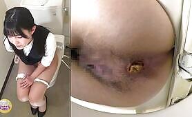Kinky amateur Japanese gal pooping hard turd 