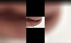 Nice round ass lady shitting 