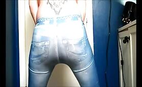 Girl shitting on her leggings 
