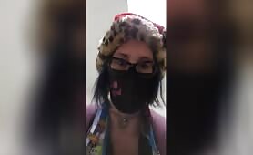 Nerdy amateur lady shitting nicely 