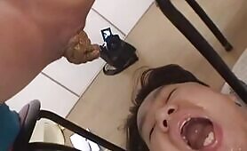 Long shit into his opened mouth