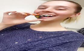 Lady Cleans Her Dirty Butt Plug