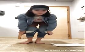 Lady is not stingy with paper