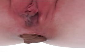Pretty babe dumps