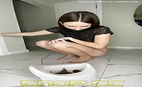 Petite Lady Uses a Small Pot