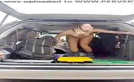 Curvy lady voyageuse shits