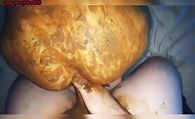 Blonde Woman Spreads Shit on Ass and Squirts into Pussy